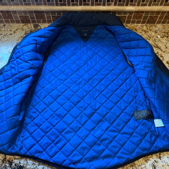 Tommy Hilfiger Vest Navy Blue Quilted Sporty Style and Varsity H Kids Size 8-10 - Picture 9 of 12